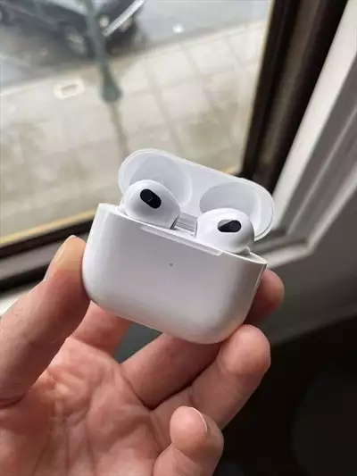  صورة 2 سماعات airpods pro